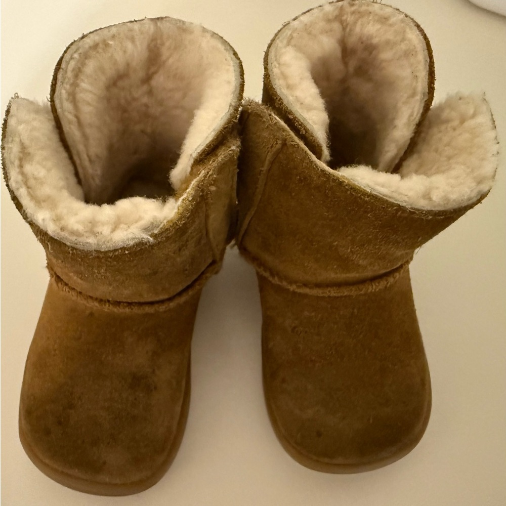 4/5 toddler ugg boots